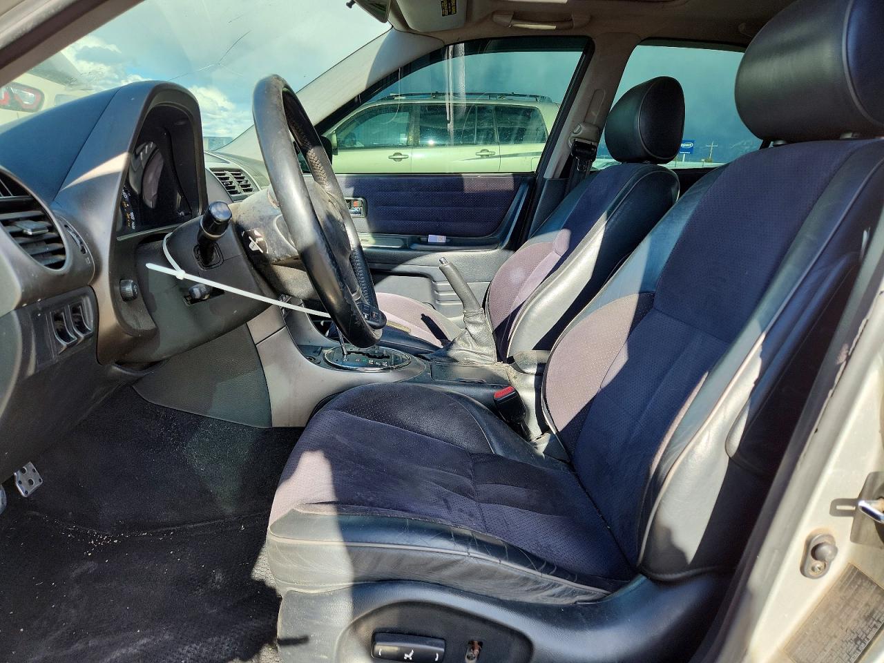 2001 LEXUS Is VIN JTHBD182010011119 photo 7