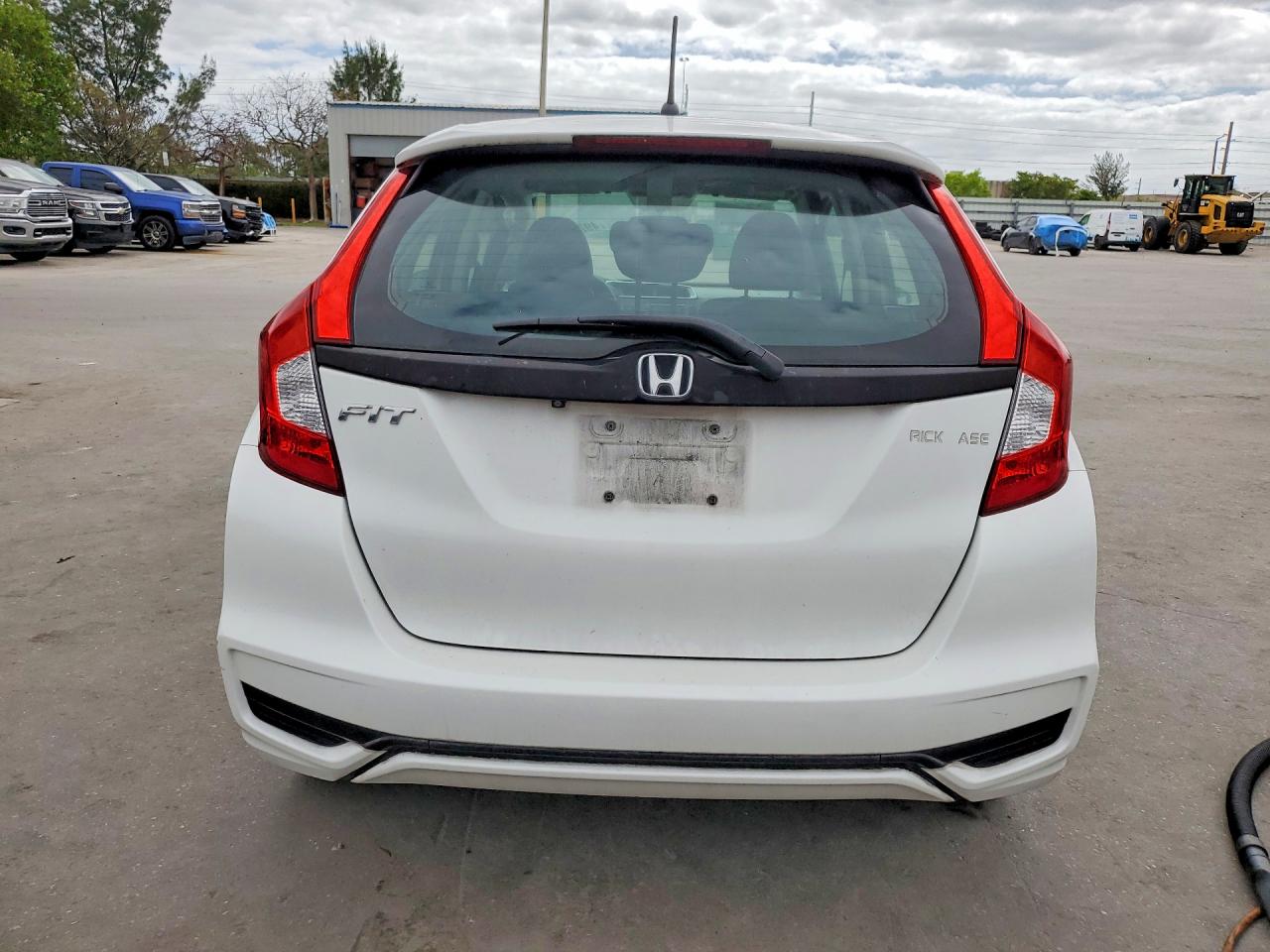 2018 Honda Fit VIN 3HGGK5H49JM736061 photo 6