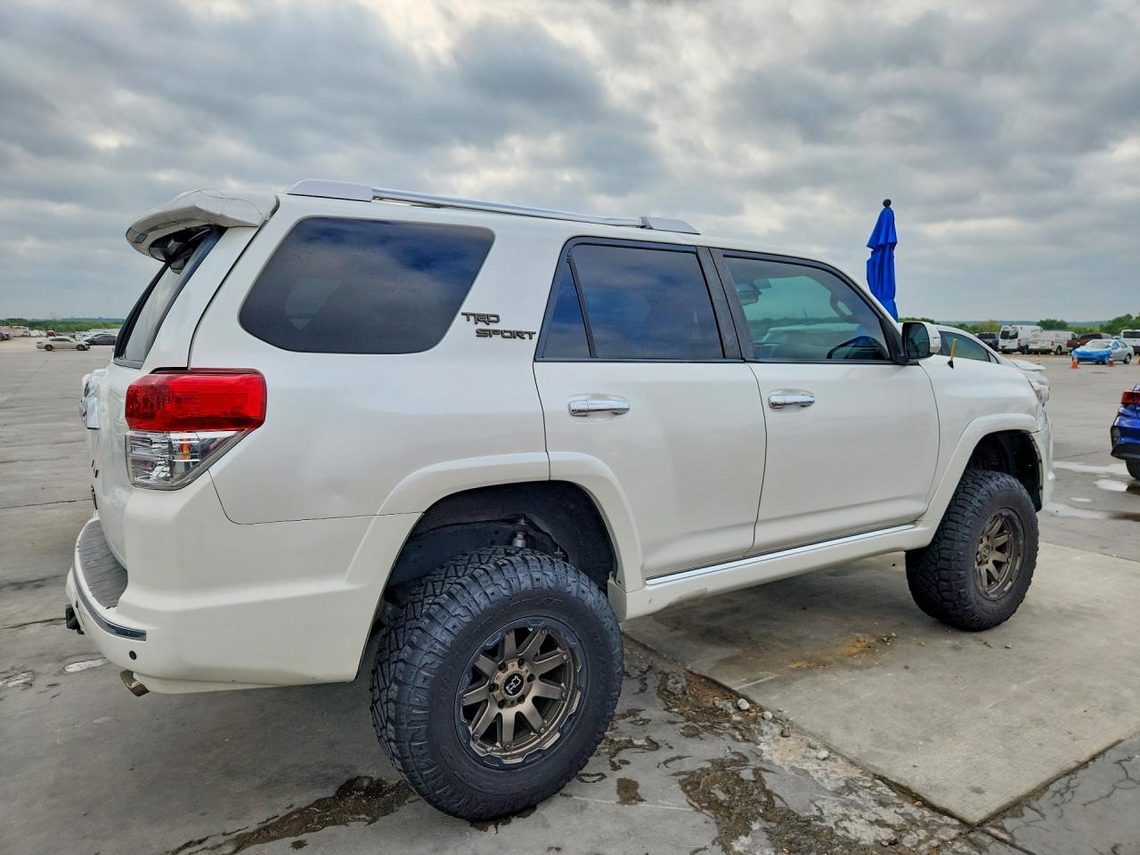 2011 Toyota 4runner VIN JTEBU5JR5B5040518 photo 3