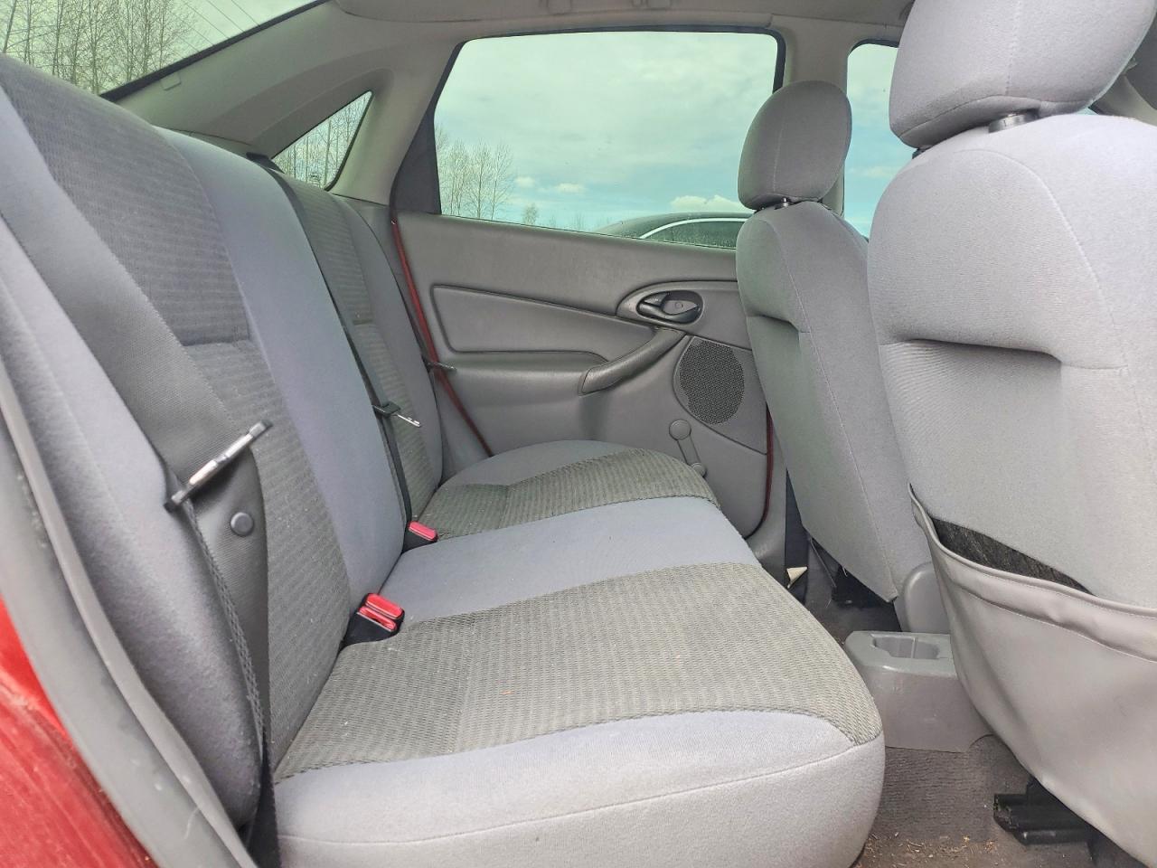 2004 Ford Focus VIN 1FAFP33P14W132192 photo 10
