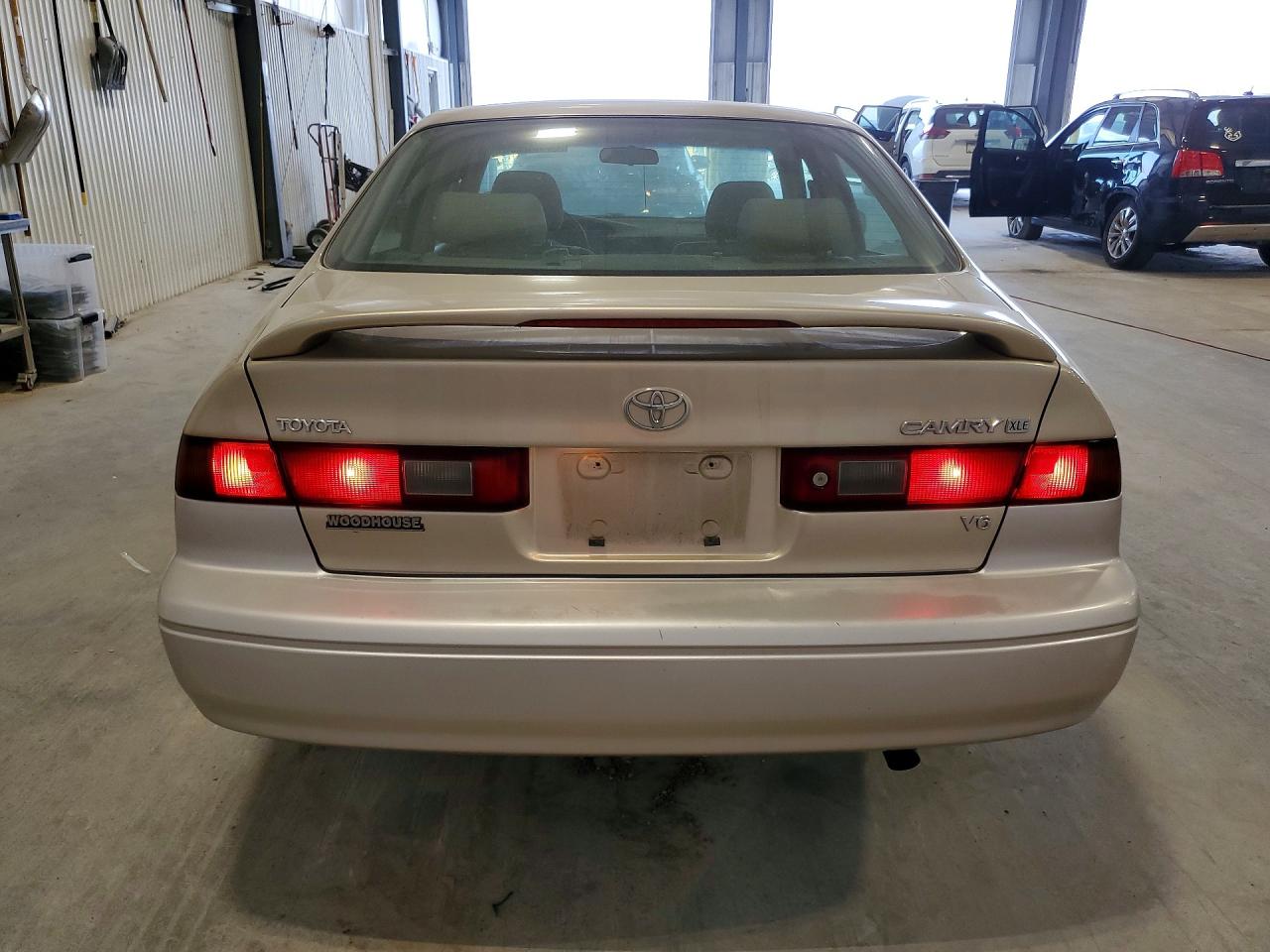 1999 Toyota Camry VIN JT2BF28K7X0176071 photo 6