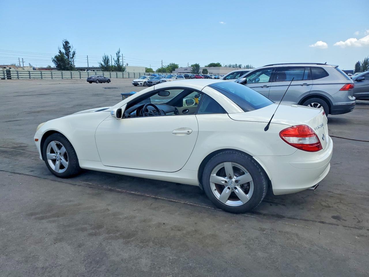 2006 Mercedes-Benz Slk-class VIN WDBWK54FX6F093419 photo 2