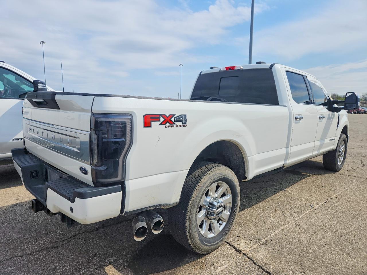 2022 Ford F350 VIN 1FT8W3BT4NEF53190 photo 3