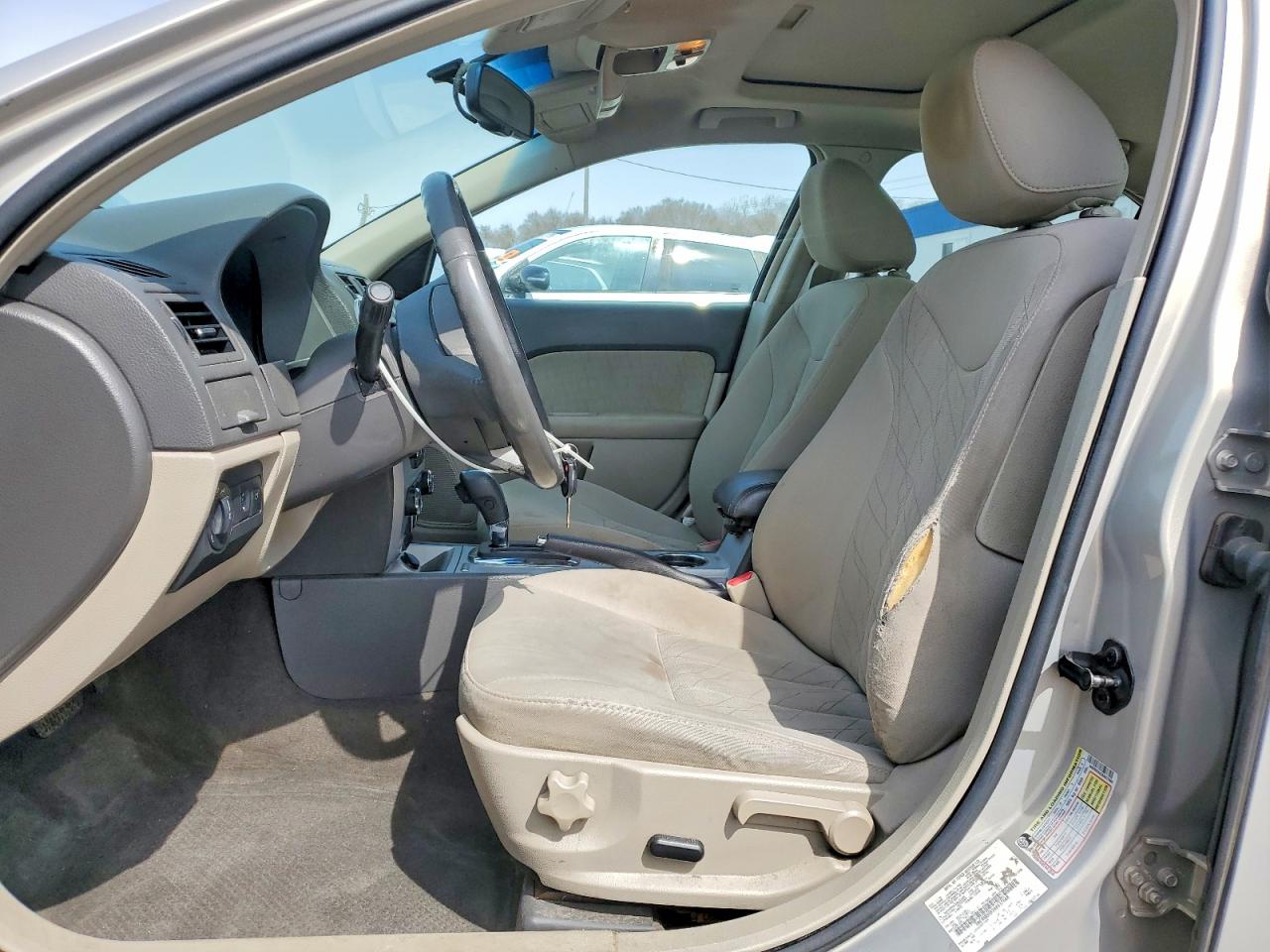 2010 Mercury Milan VIN 3MEHM0HA2AR637668 photo 7