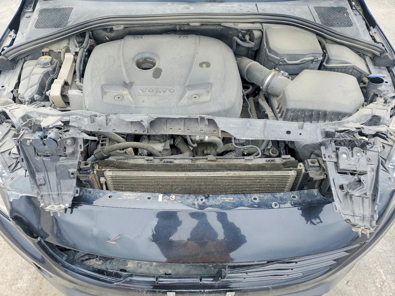 2018 Volvo S60 VIN YV140MTL2J2451039 photo 11