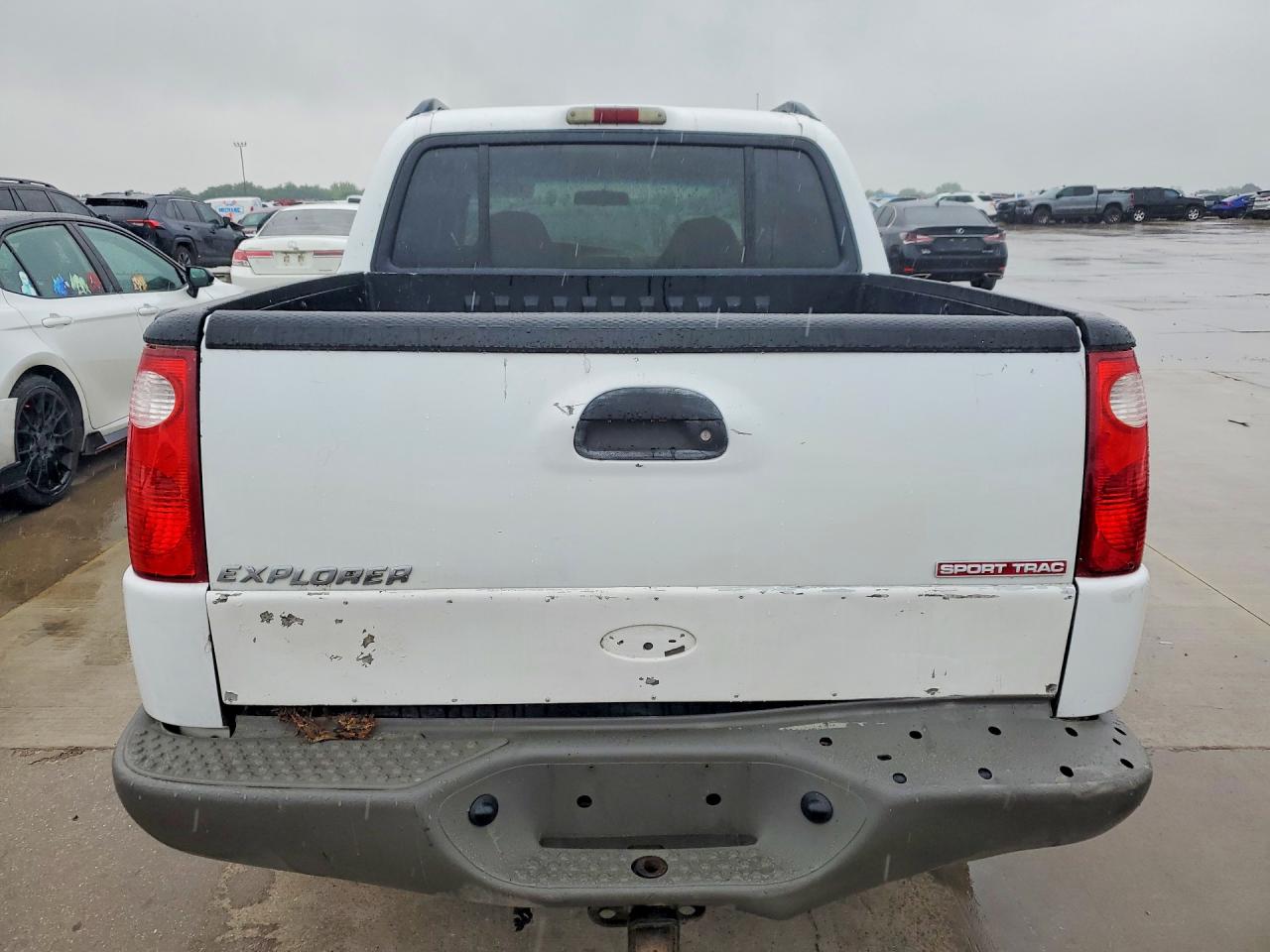 2002 Ford Explorer VIN 1FMZU67E62UC18824 photo 6