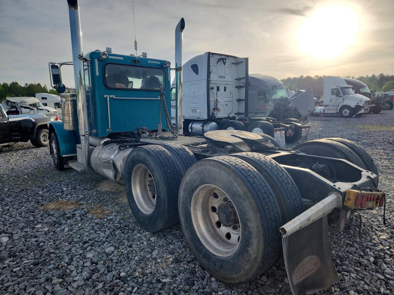 2010 PETERBILT All other VIN 1XPXD49X5AD108584 photo 3