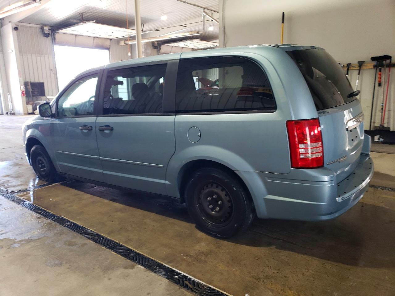 2008 CHRYSLER Minivan VIN 2A8HR44H18R123641 photo 2