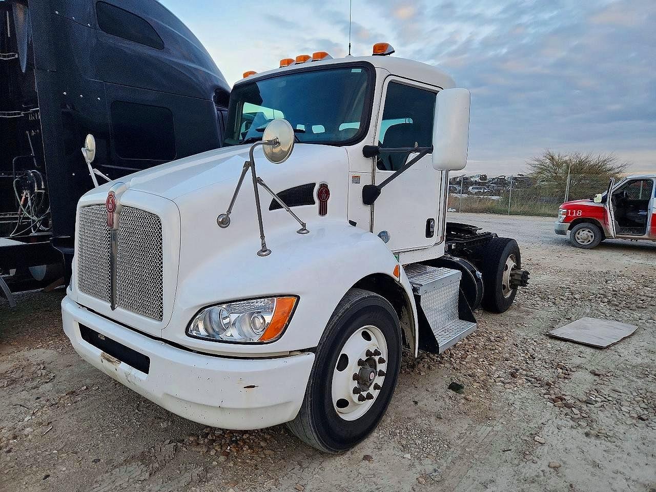 2015 KENWORTH All other VIN 2XKHAJ7X0FM462566 photo 2