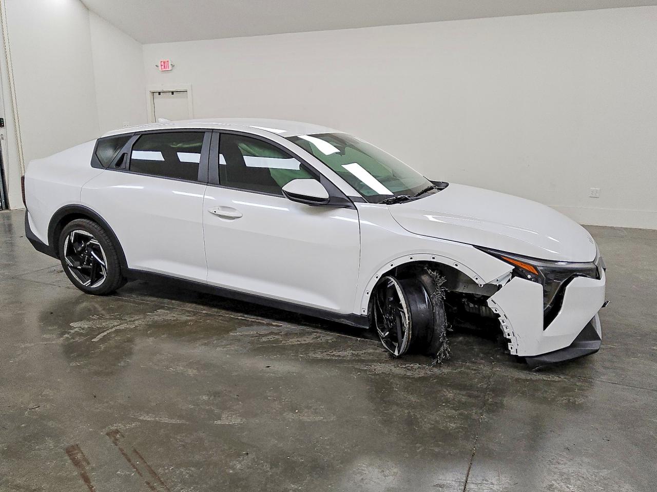 2025 Kia All other VIN 3KPFU4DE3SE242125 photo 4