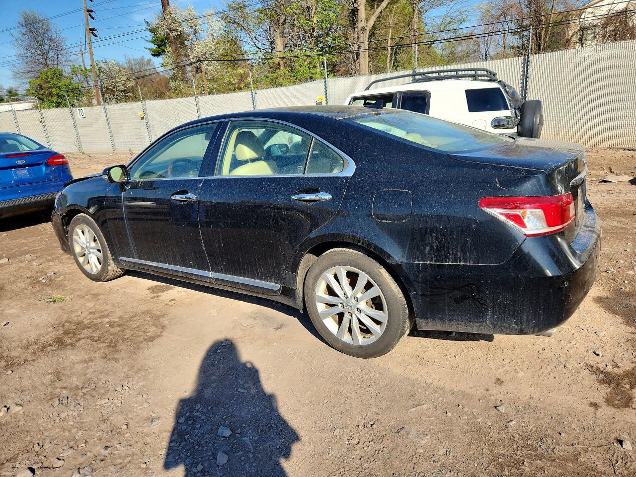 2011 Lexus ES350 VIN JTHBK1EG9B2438620 photo 2
