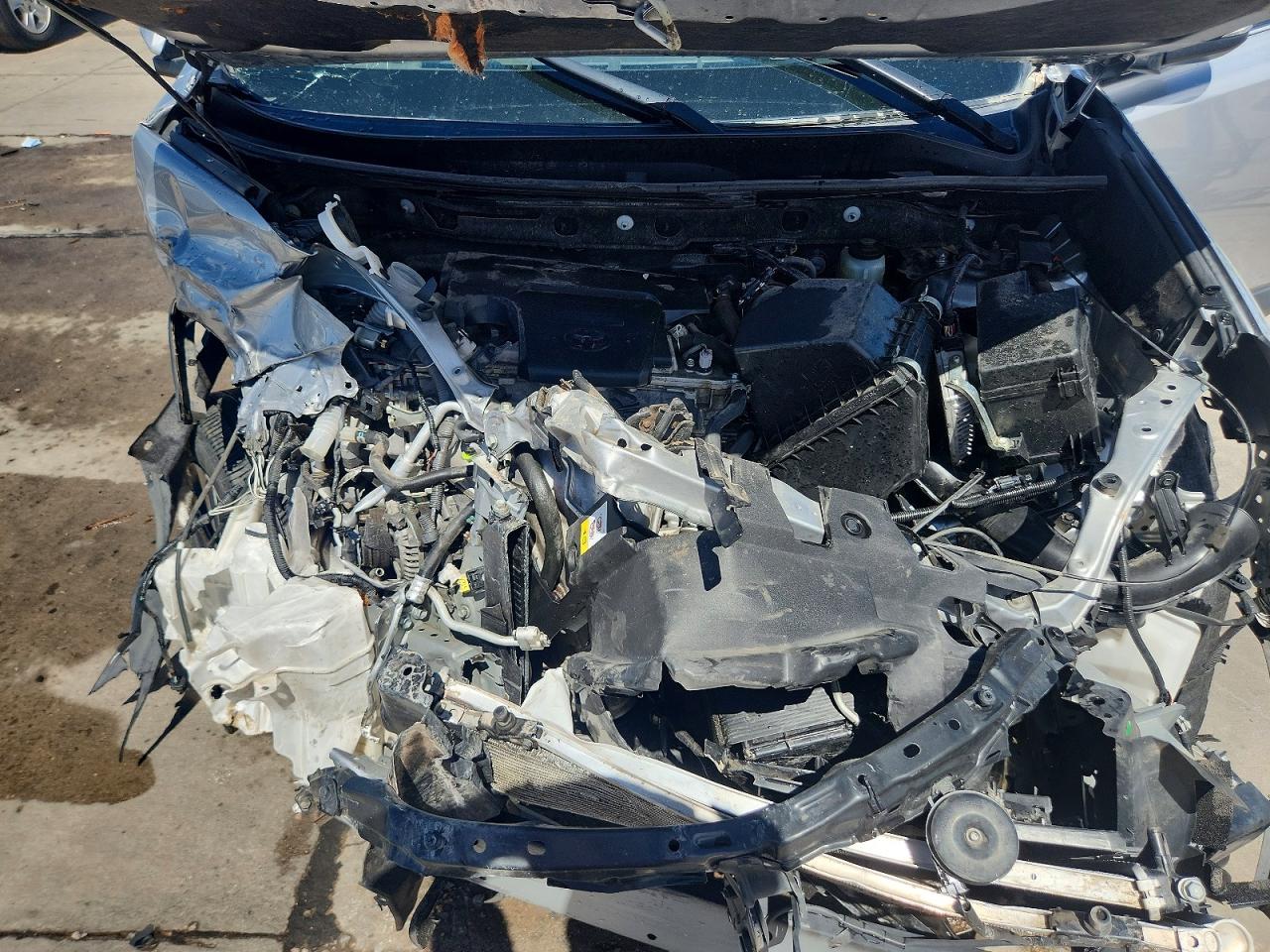 2018 TOYOTA Rav4 VIN JTMRFREV5JJ211172 photo 12