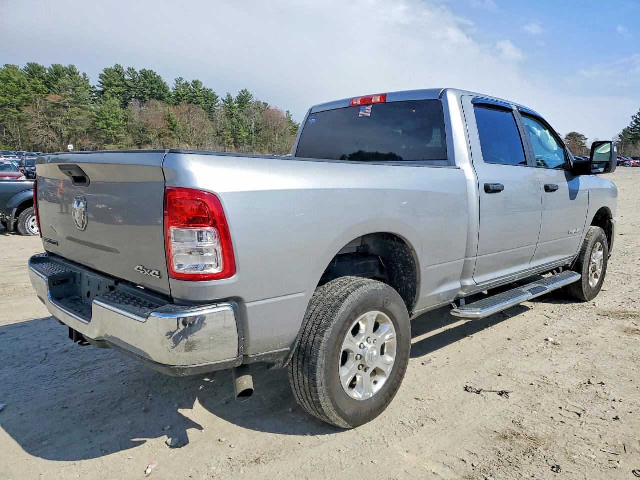 2024 RAM 2500 VIN 3C6UR5DJ3RG406510 photo 3
