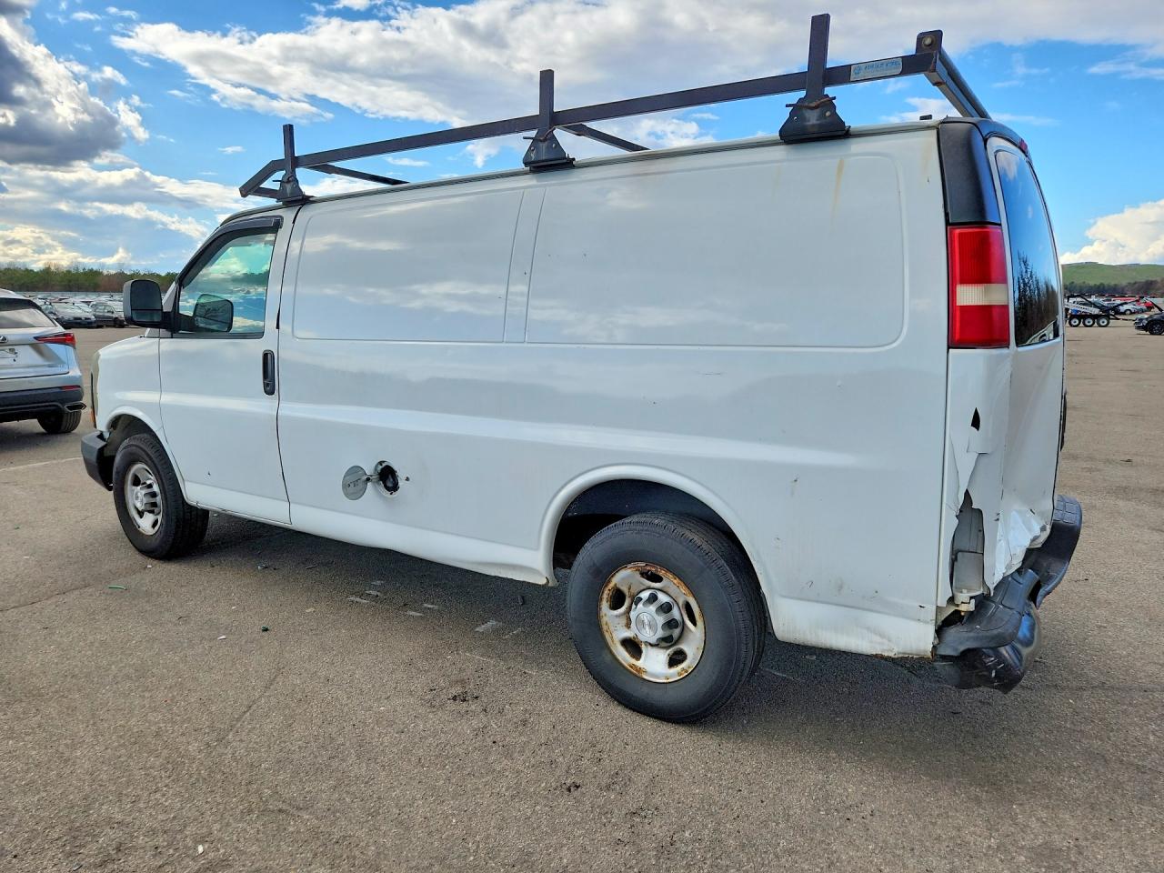 2008 CHEV Express VIN 1GCHG35K181228430 photo 2