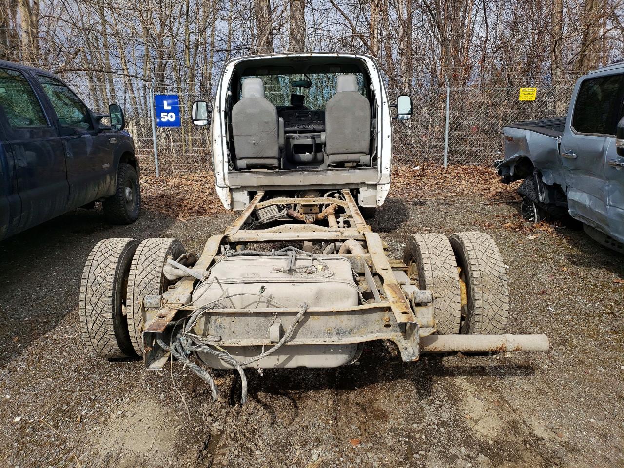 2017 Econoline VIN 1FDWE3FS9HDC67451 photo 6