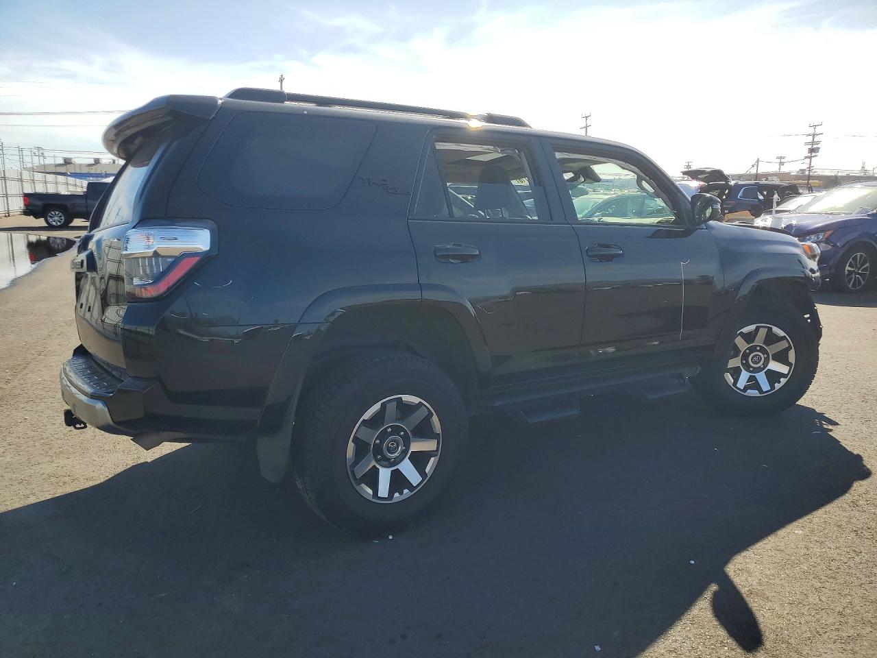 2023 Toyota 4runner VIN JTERU5JRXP6146737 photo 3