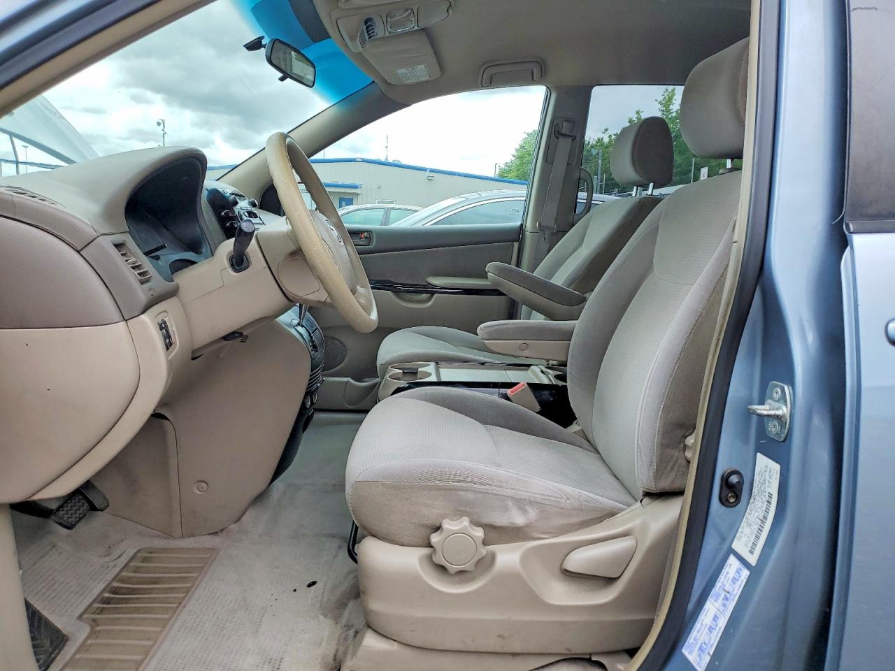 2004 Toyota Sienna VIN 5TDZA23C14S151437 photo 7