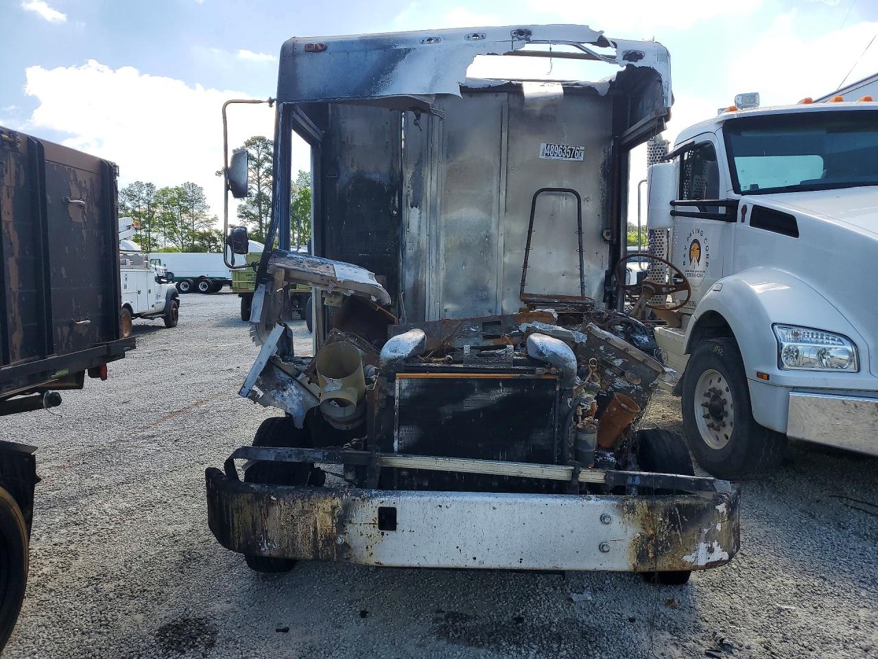 2000 FREIGHTLINER All other VIN 4UZA5FAC2YCG64049 photo 5