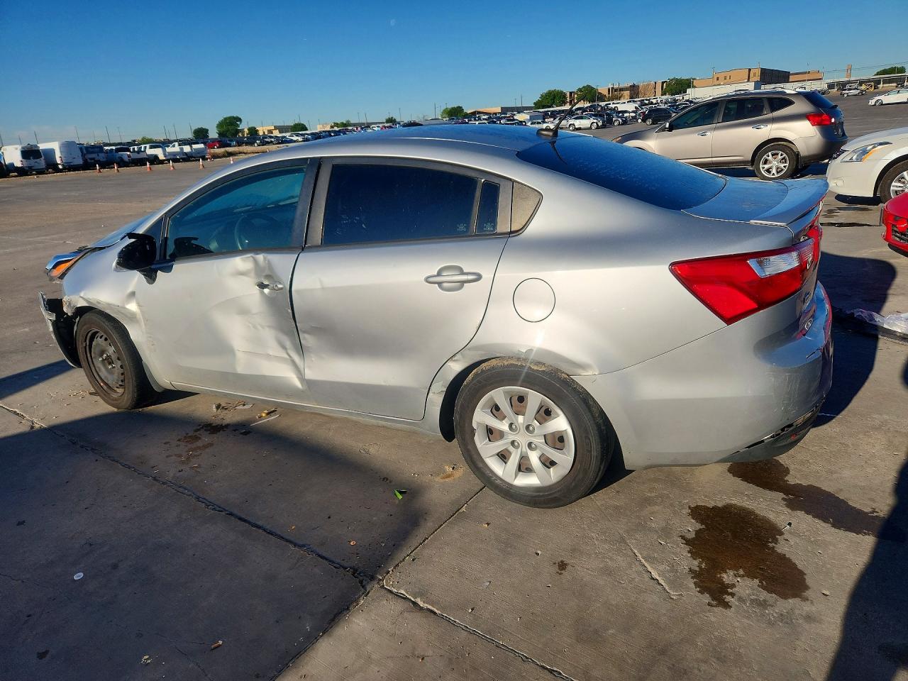 2015 Kia Rio VIN KNADM4A34F6517861 photo 2