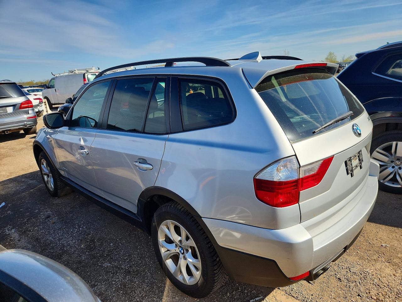 2010 BMW X3 VIN WBXPC9C48AWJ32109 photo 2