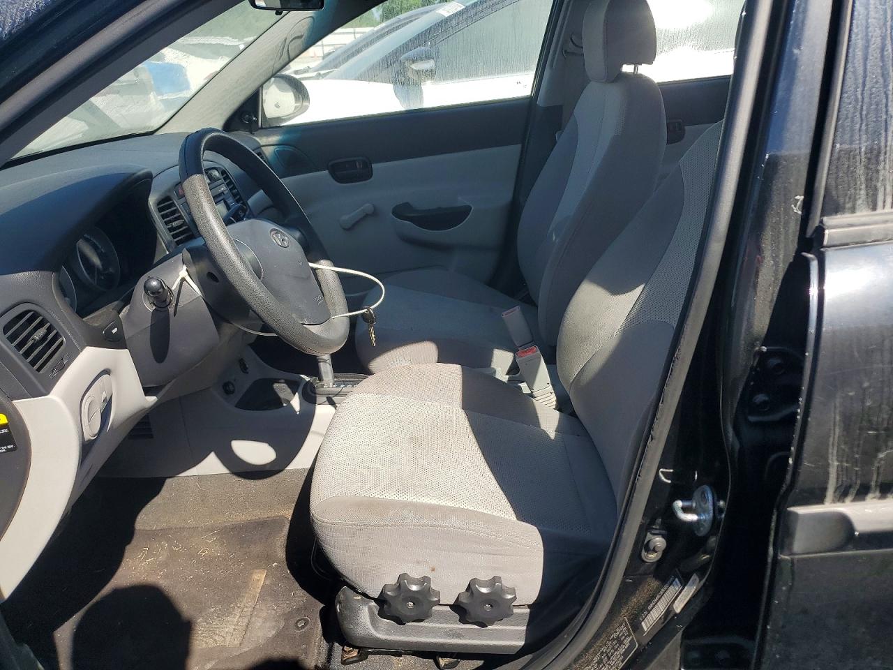 2008 Hyundai Accent VIN KMHCN46C98U258993 photo 7
