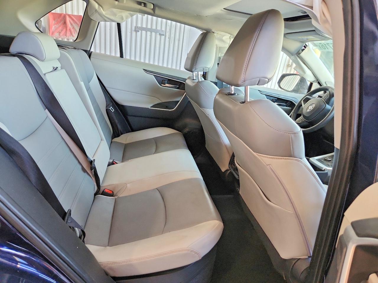 2022 Toyota Rav4 VIN JTMB6RFV9ND060194 photo 11