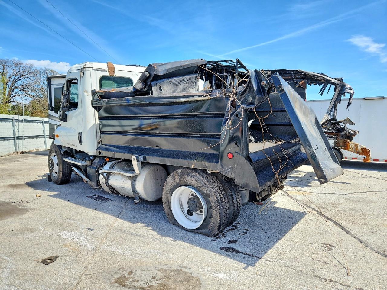 2014 FREIGHTLINER All other VIN 3AKBGDBG9ESFX0994 photo 3