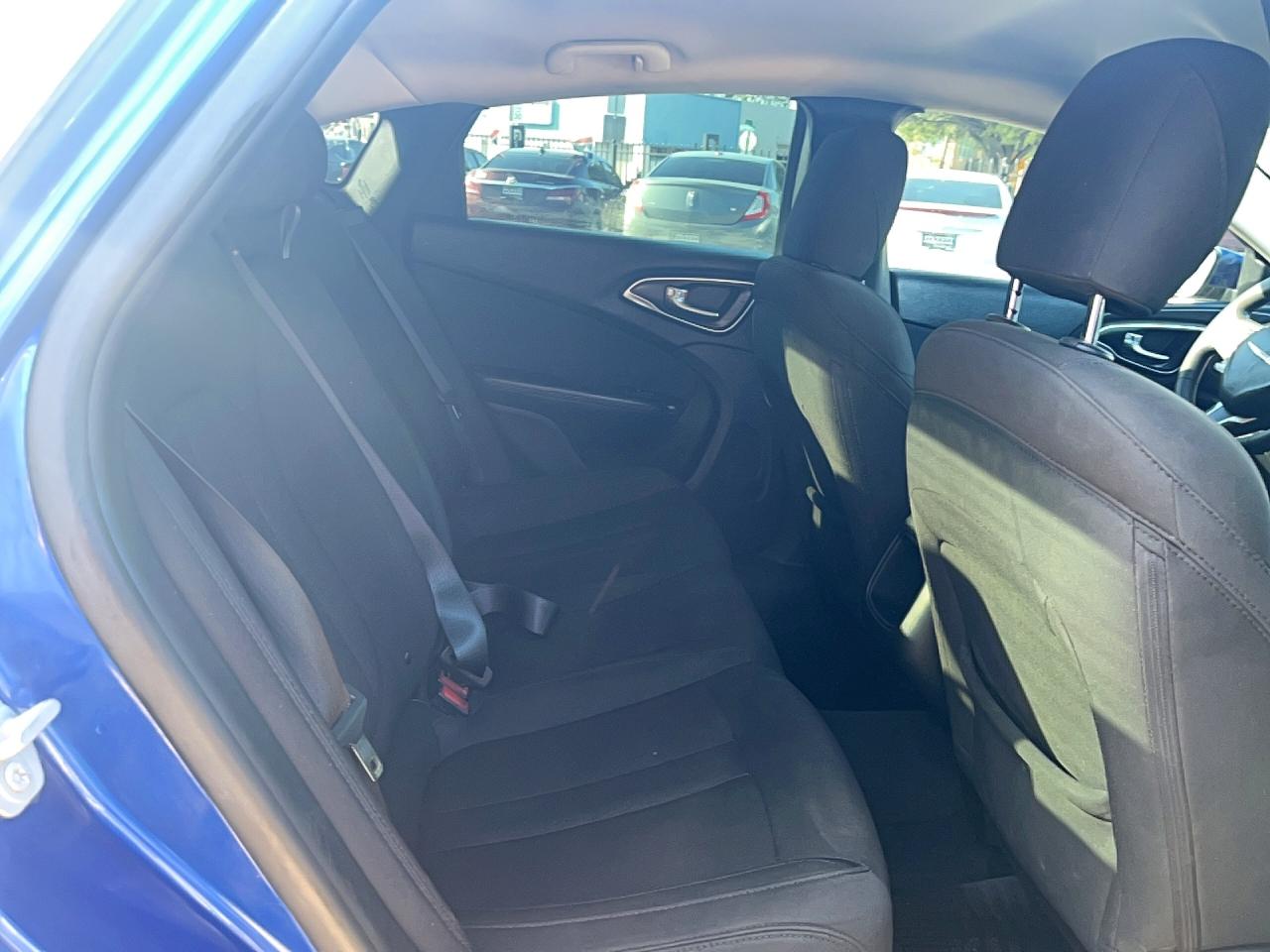 2016 Chrysler 200 VIN 1C3CCCABXGN172625 photo 6