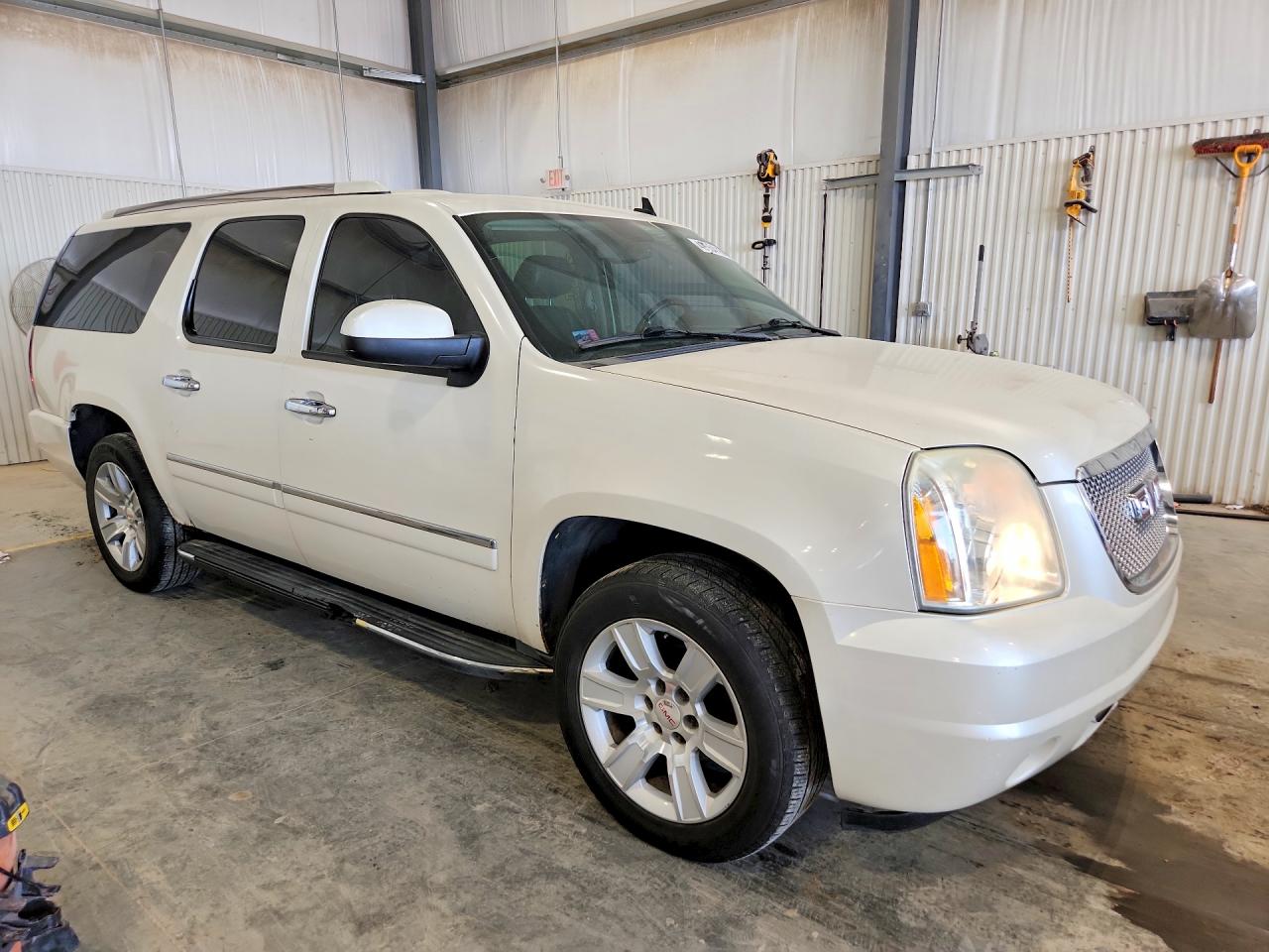 2011 GMC Yukon VIN 1GKS2MEFXBR254938 photo 4
