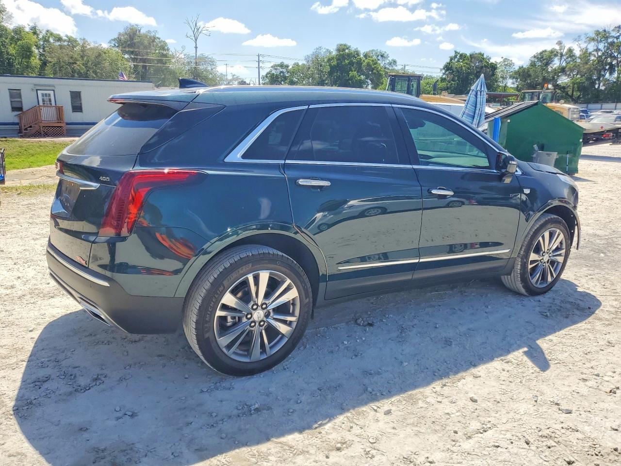 2025 Cadillac Xt5 VIN 1GYKNCRS0SZ135052 photo 3