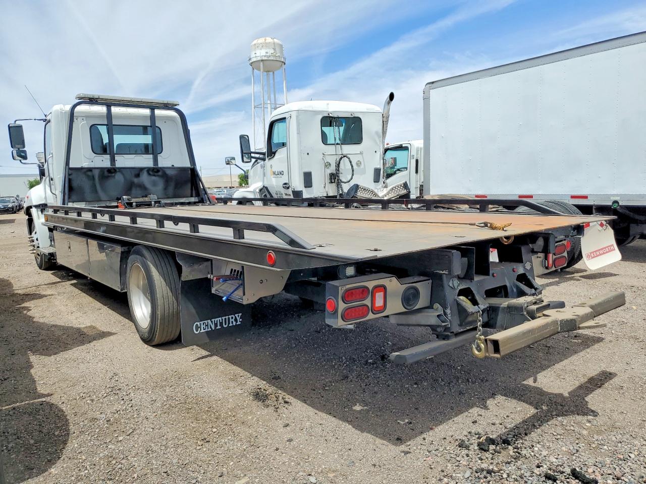 2023 HINO All other VIN 5PVNJ7AN6P5T50641 photo 2