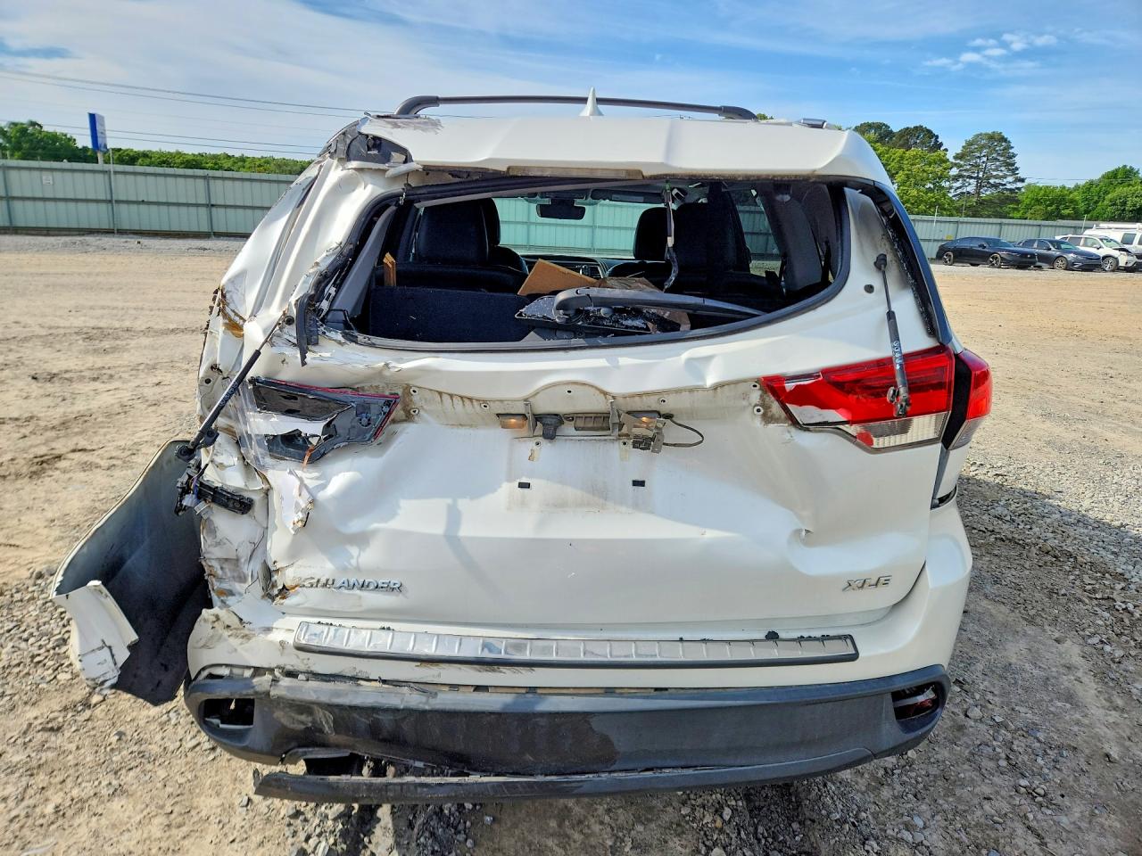 2018 Toyota Highlander VIN 5TDKZRFH4JS533077 photo 6
