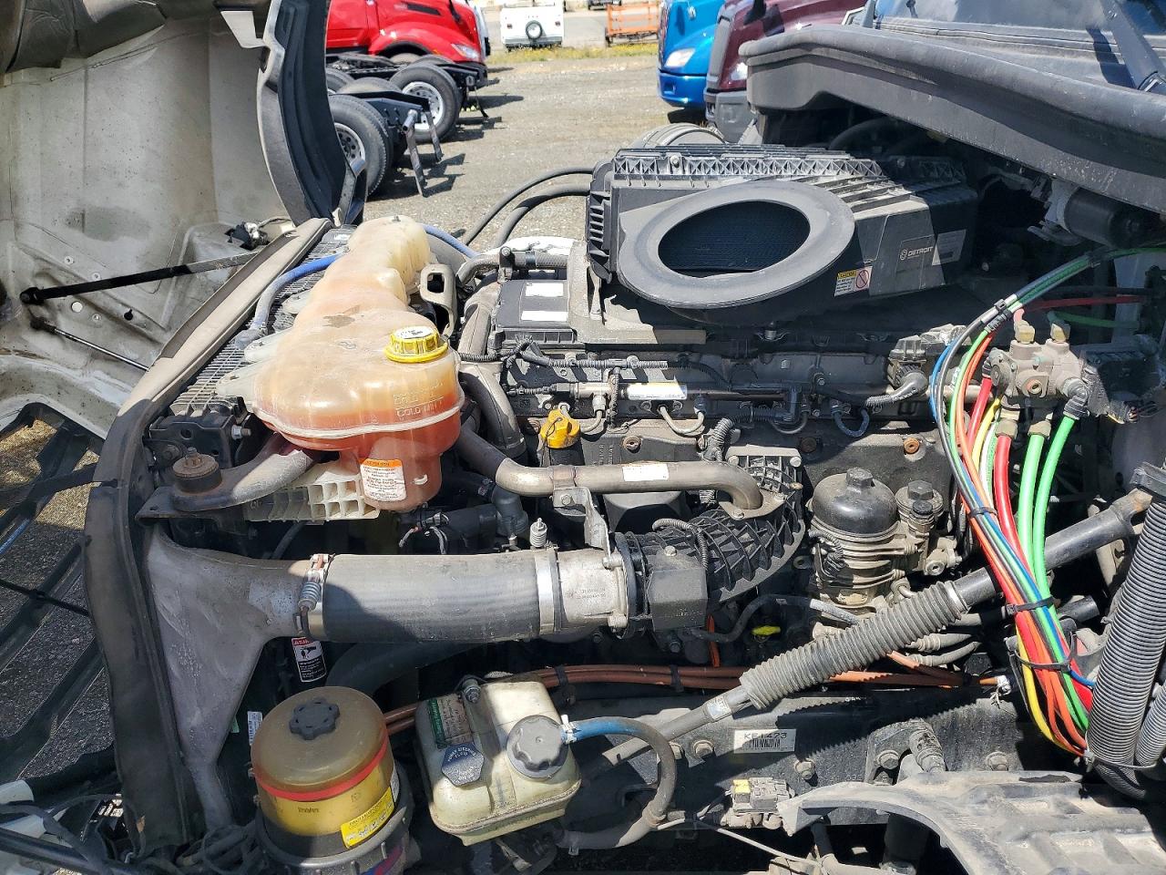 2019 FREIGHTLINER All other VIN 3AKJHHDR5KSKE1423 photo 7