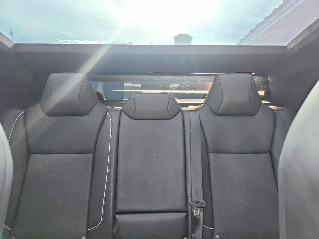 2024 Tesla Cybertruck VIN 7G2CEHED1RA001322 photo 10
