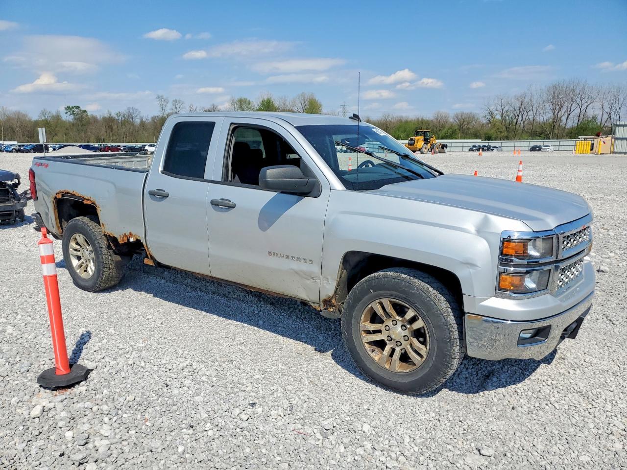 2014 CHEV Silverado VIN 1GCVKREC8EZ115049 photo 4