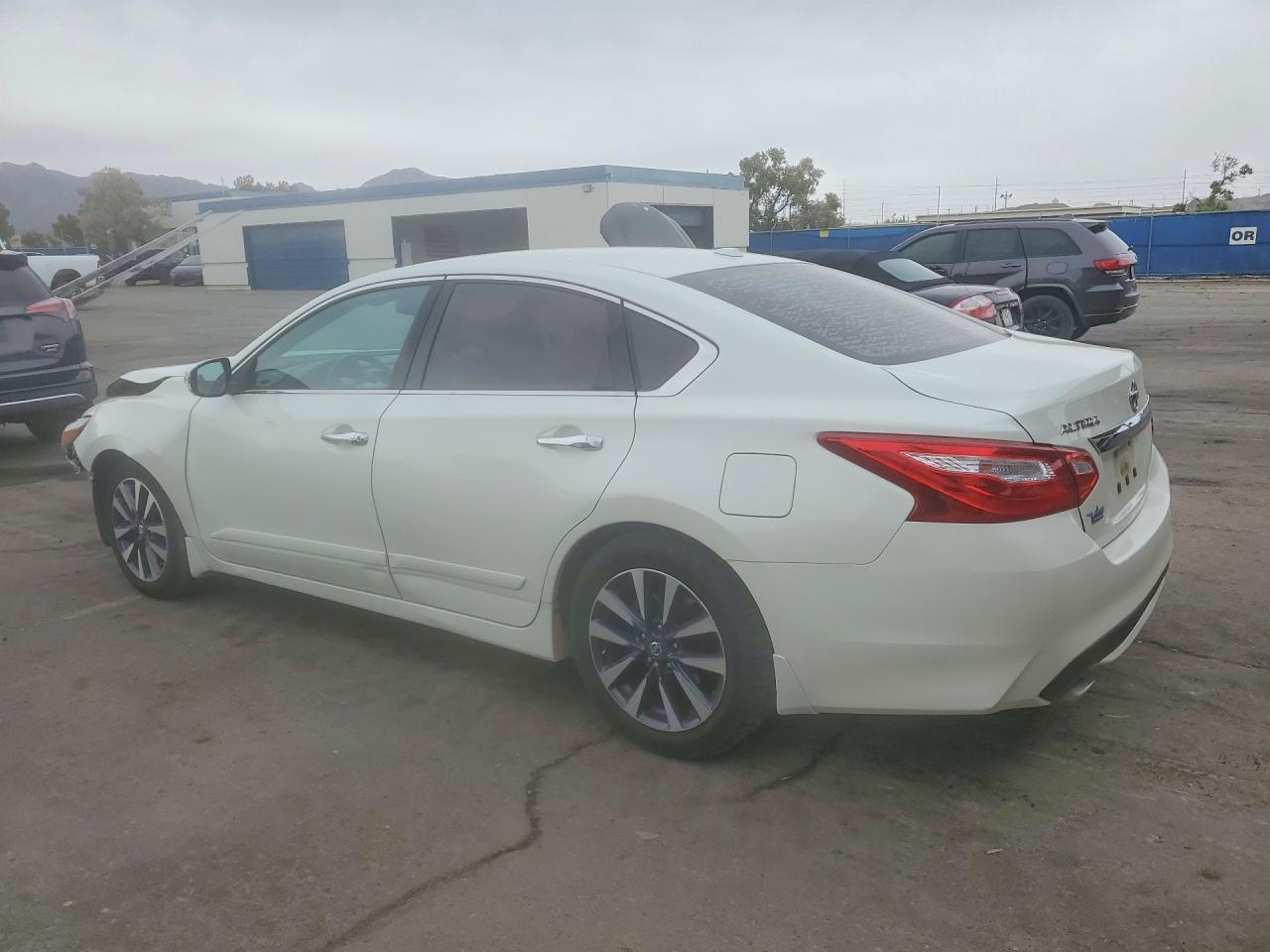 2016 NISSAN Altima VIN 1N4AL3AP1GC273732 photo 2