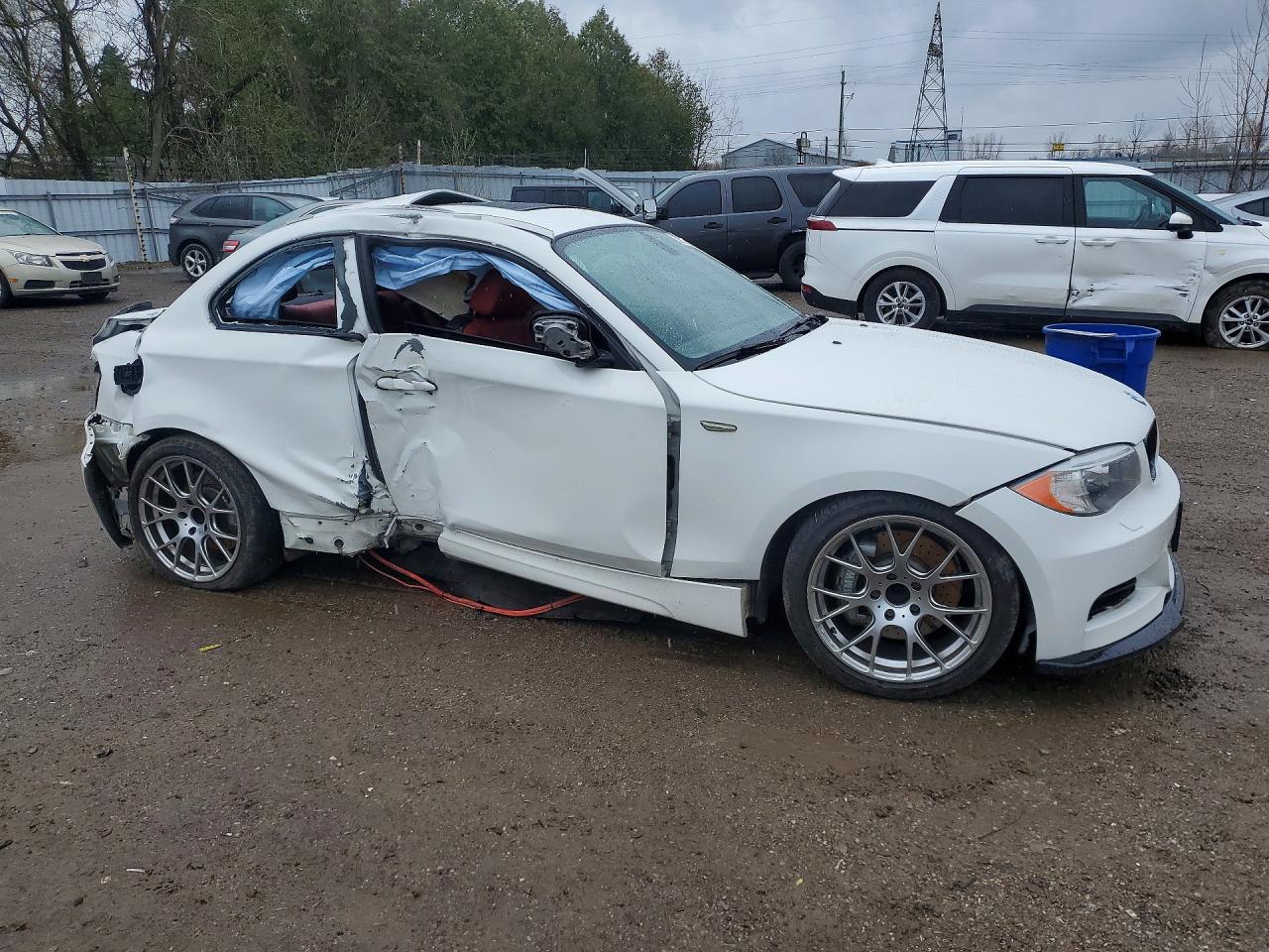 2012 BMW 1 series VIN WBAUC9C58CVM12028 photo 4
