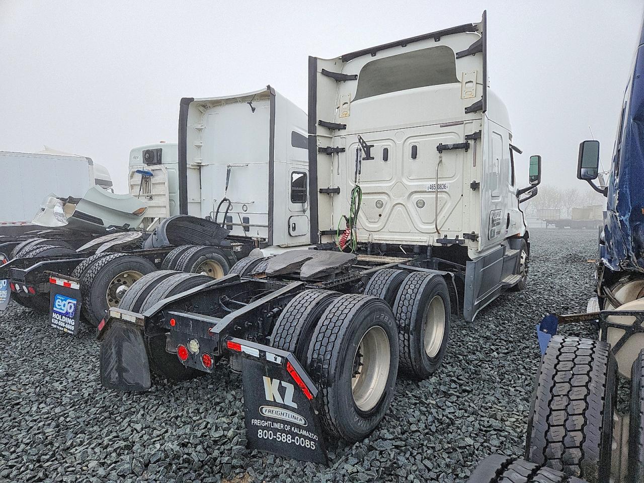 2020 FREIGHTLINER All other VIN 3AKJHPDV1LSLG9019 photo 4