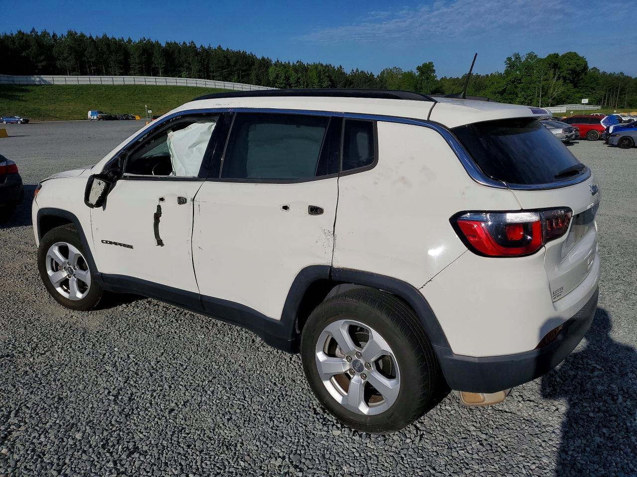 2018 Jeep Compass VIN 3C4NJCBB3JT166133 photo 2