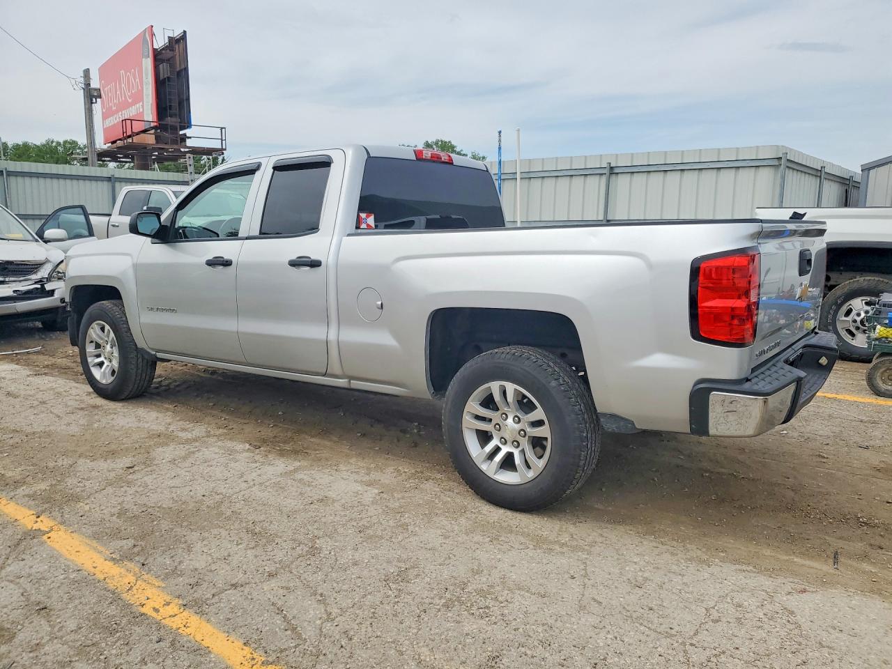 2014 Chevrolet Silverado VIN 1GCRCREH5EZ337669 photo 2