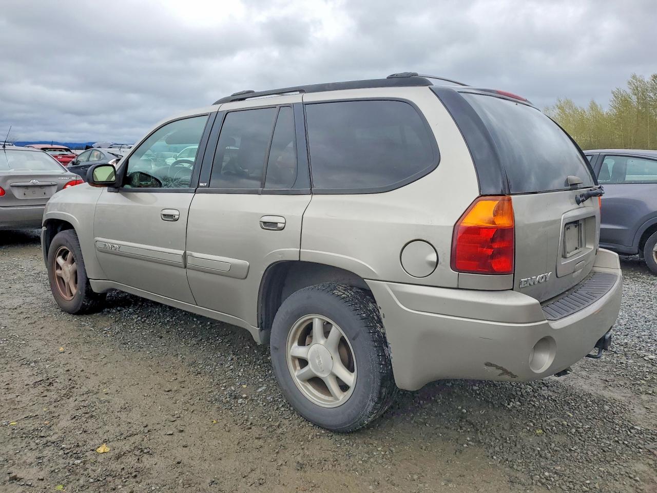 2002 GMC Envoy VIN 1GKDS13S522219773 photo 2