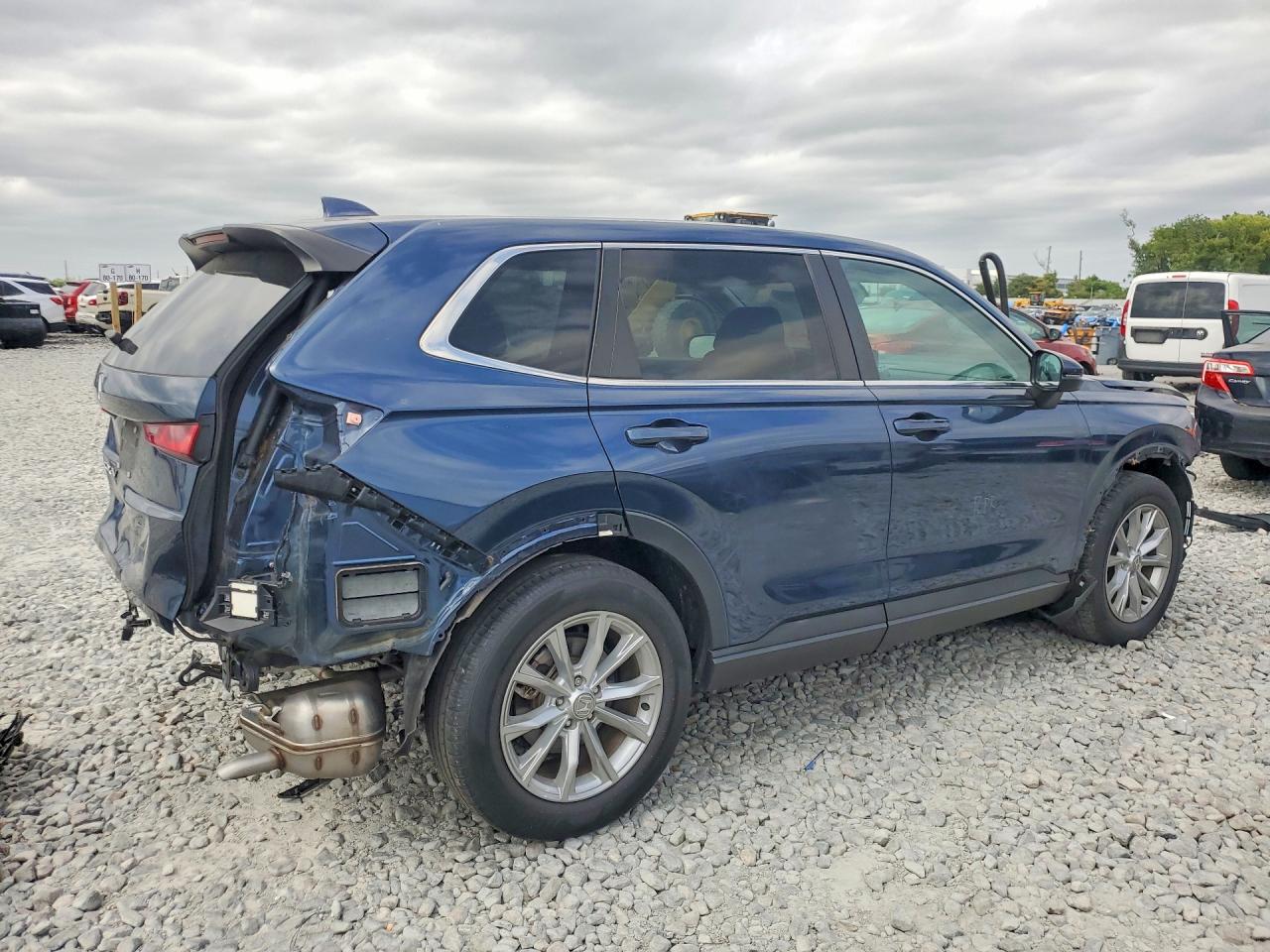 2023 Honda Crv VIN 2HKRS3H78PH300032 photo 3