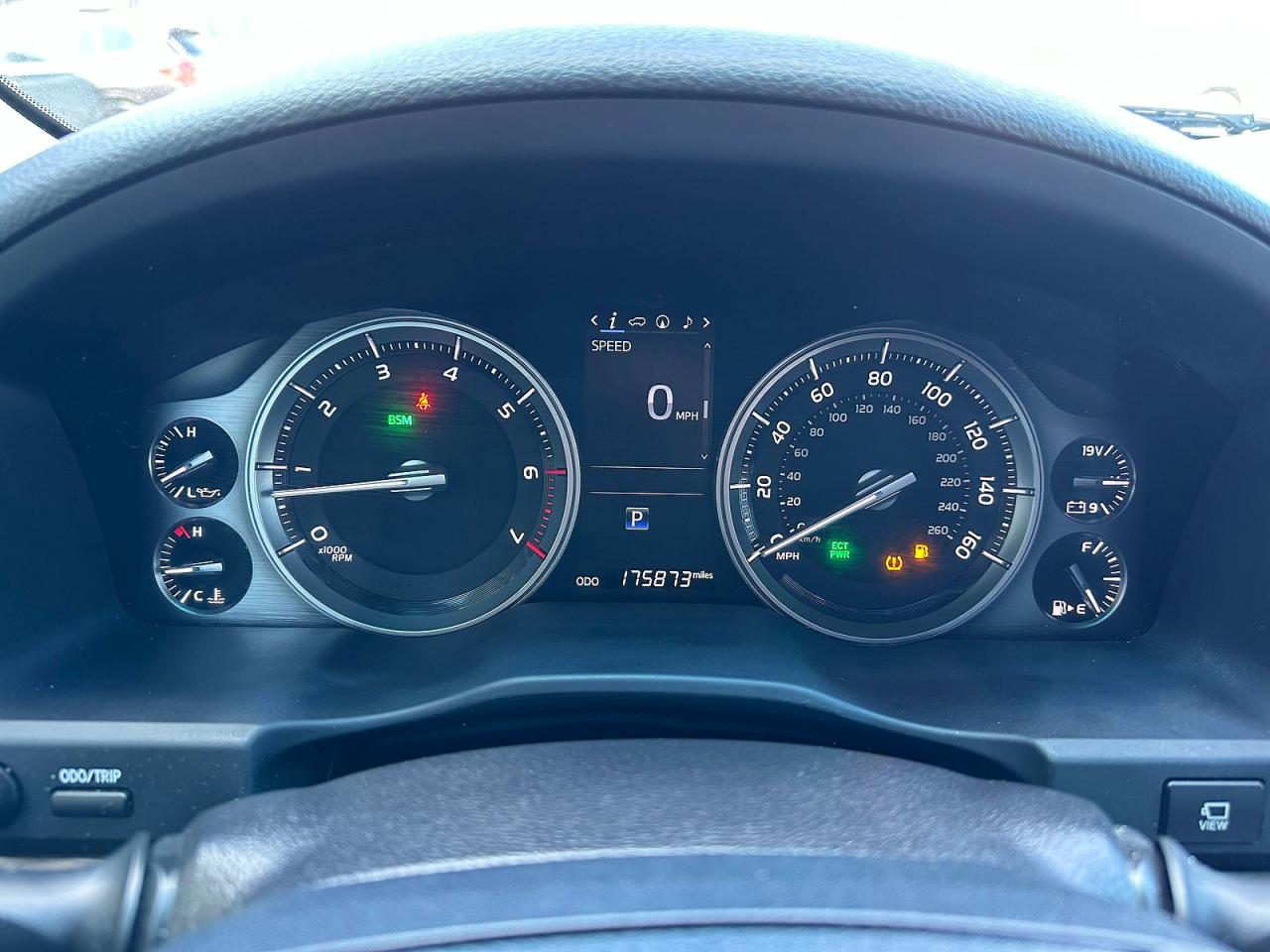 2017 TOYOTA Land cruis VIN JTMCY7AJ7H4052946 photo 8