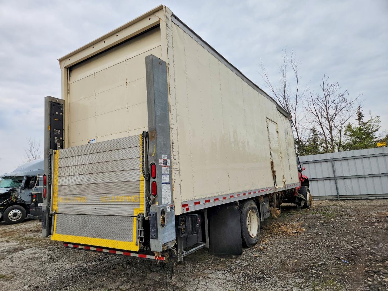 2018 FREIGHTLINER All other VIN 3ALACXFEXJDJS9657 photo 4
