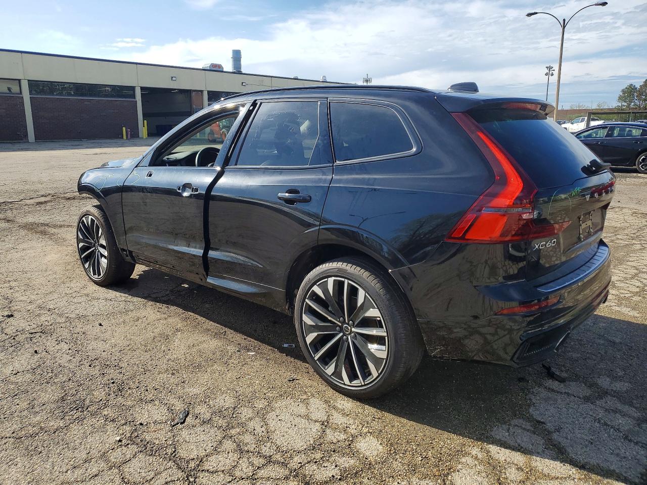 2026 Volvo Xc60 VIN YV4M12RM8T1414428 photo 2