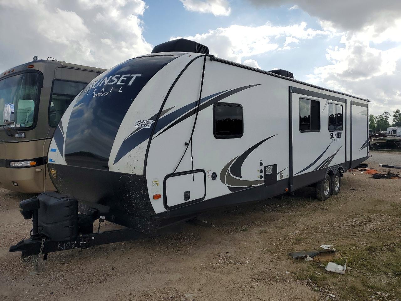 2019 KEYSTONE Trailer VIN 4YDT33127K5351030 photo 2