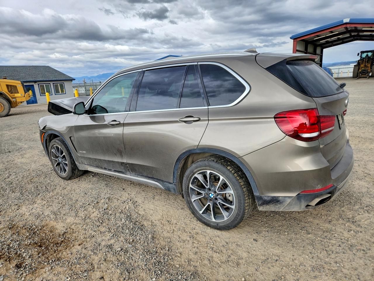 2018 BMW X5 VIN 5UXKR0C52J0X87202 photo 2