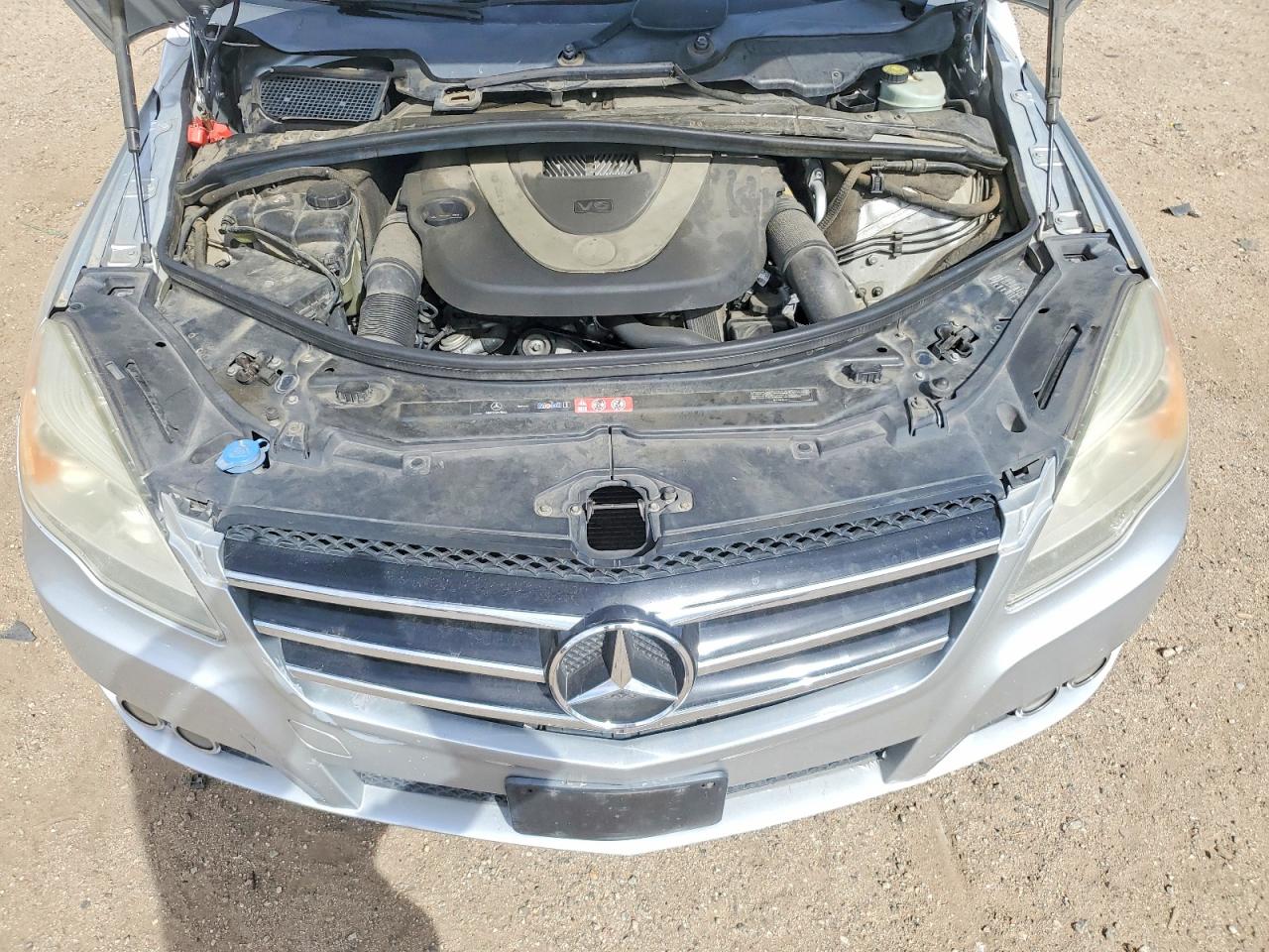 2011 Mercedes-Benz R-class VIN 4JGCB6FE3BA118176 photo 11