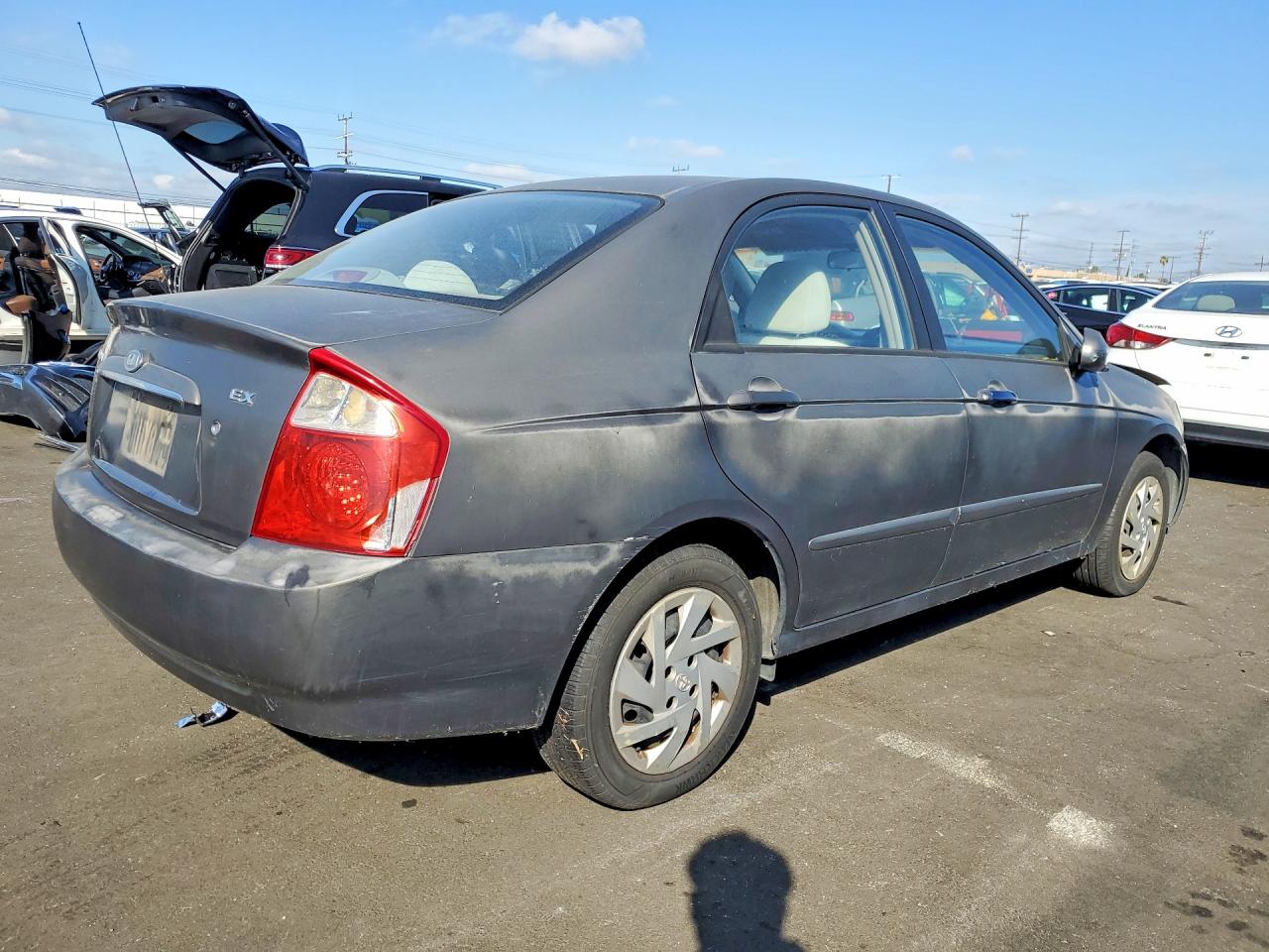2005 Kia Spectra VIN KNAFE122355204590 photo 3