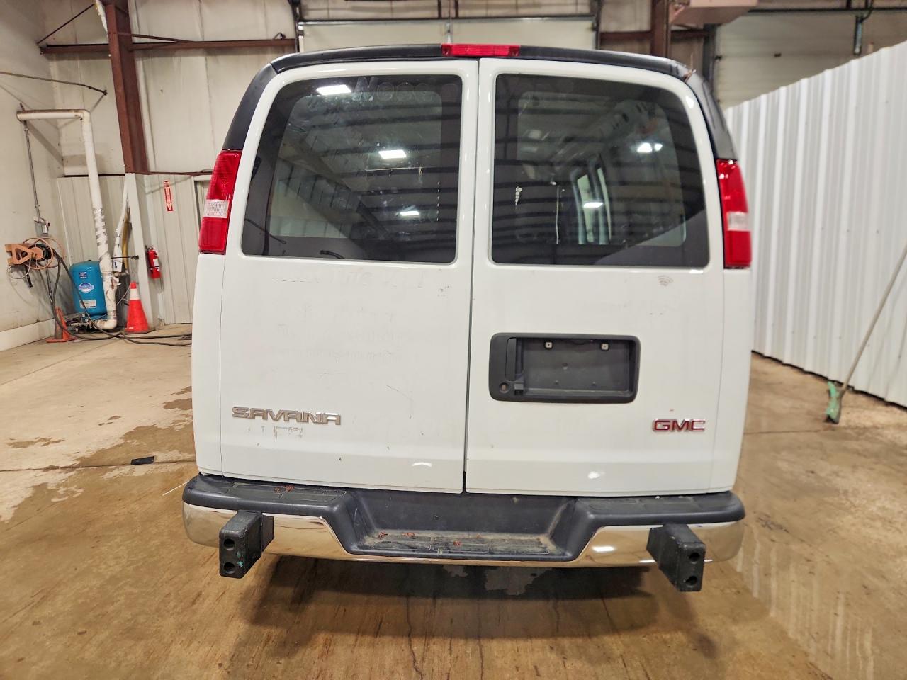2024 GMC Savana VIN 1GTW7AFP8R1154737 photo 6